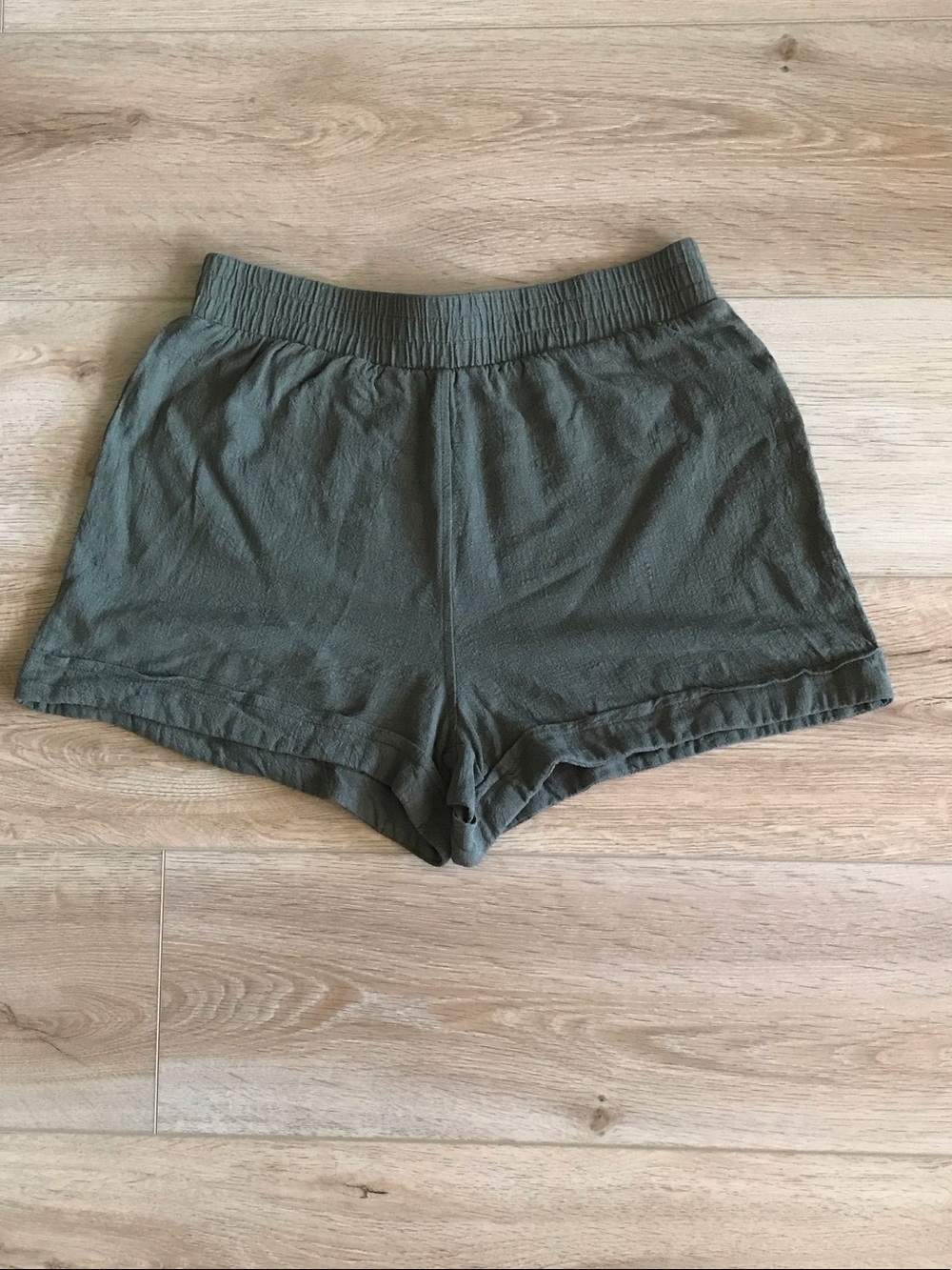 Yarn & Sea Women's High-Waist Olive Green Elastic-Waist Linen Blend Shorts XS